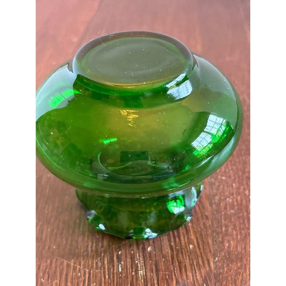 Vintage Emerald Green Glass Bud Vase Ruffled Rim Squat Bulbous Decorative 3.5in